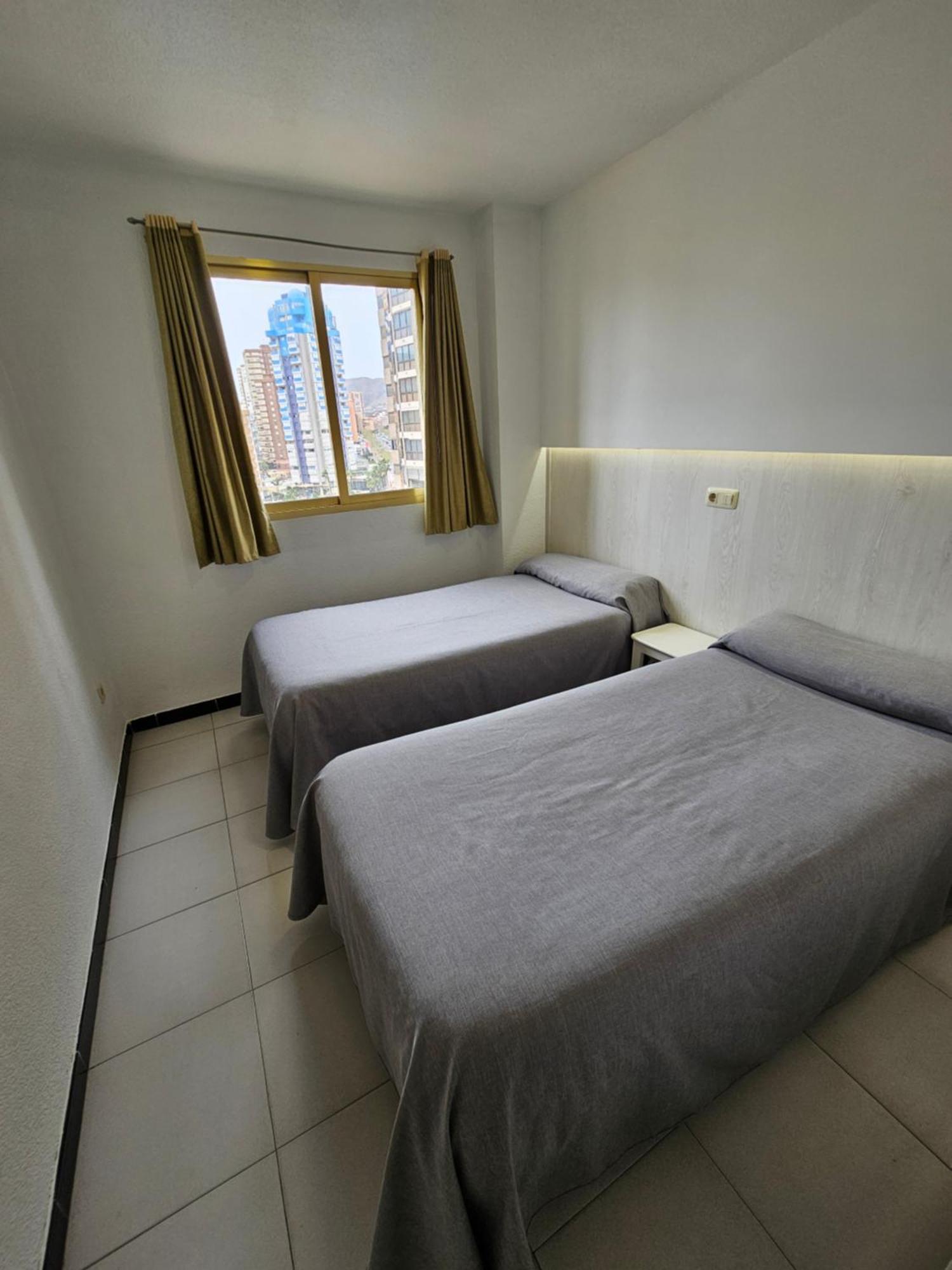 Apartamentos Maria Victoria Benidorm Bagian luar foto