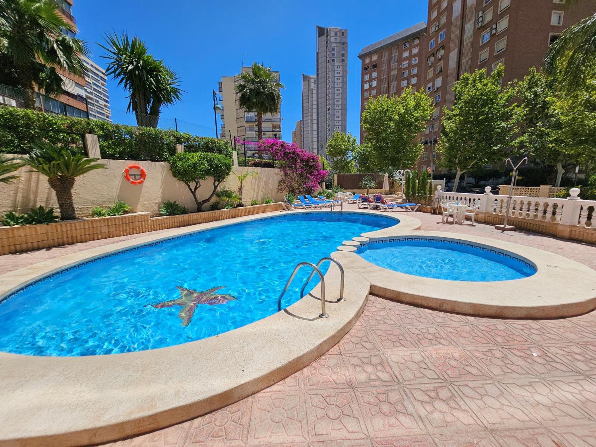 Apartamentos Maria Victoria Benidorm Bagian luar foto