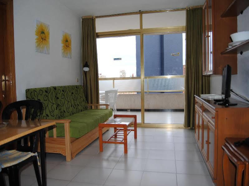 Apartamentos Maria Victoria Benidorm Bagian luar foto