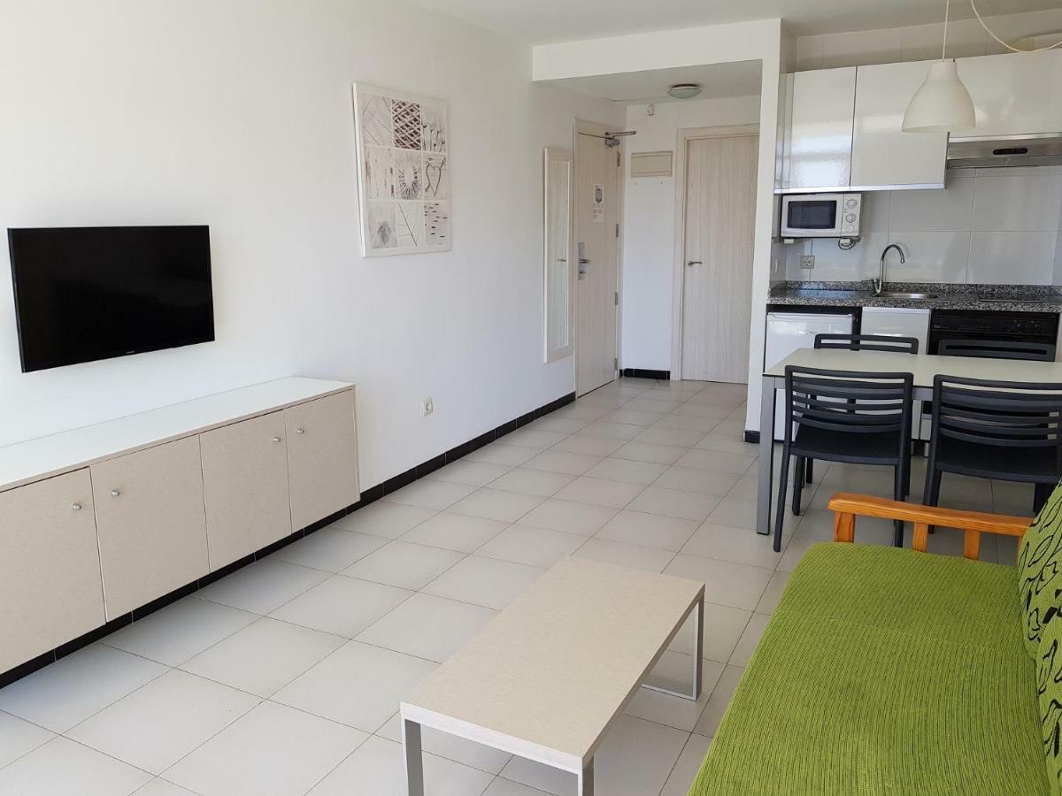 Apartamentos Maria Victoria Benidorm Bagian luar foto